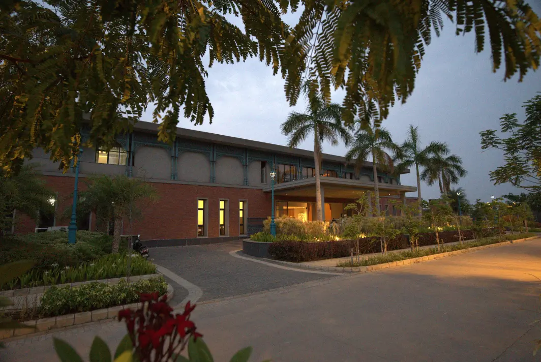 Luxury Suites & Stays